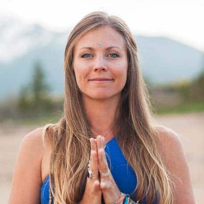 Rachel-Brathen-Contact-Information Rachel-Brathen-Influential-Marketing